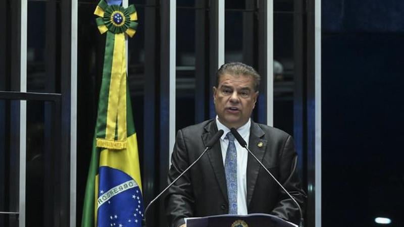 Nelsinho Trad, presidente da Comissão de Relações Exteriores, recebe a embaixadora da União Europeia no Brasil, Marian Schuegraf, nesta quinta (22).