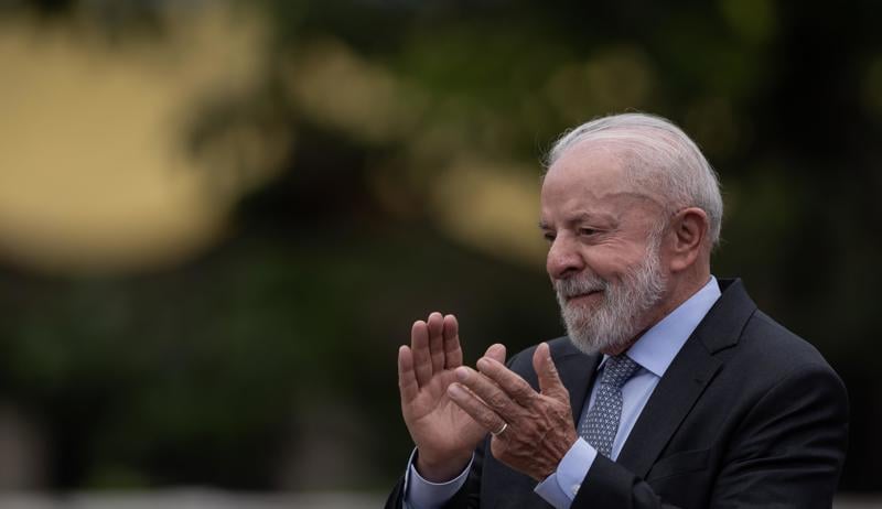 Primeira pesquisa AtlasIntel do ano aponta favoritismo de Lula na corrida presidencial.