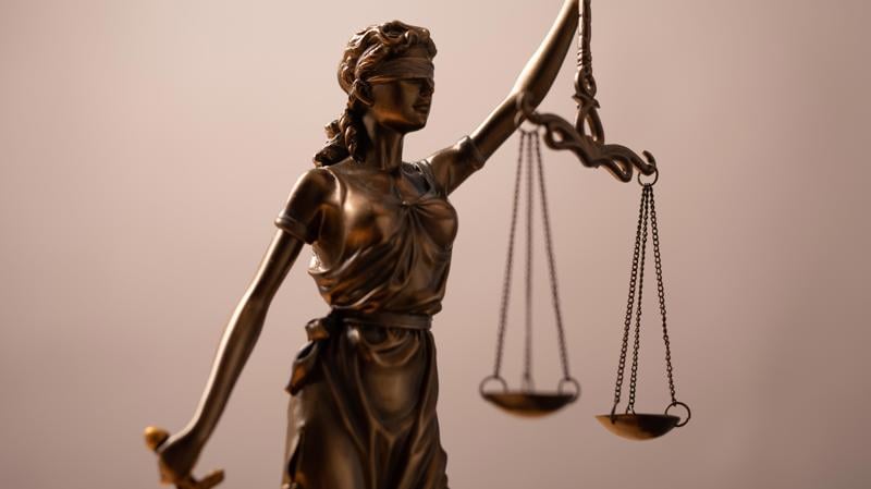 Regalias penais e progressão de regime expõem os limites do modelo brasileiro diante de crimes hediondos.