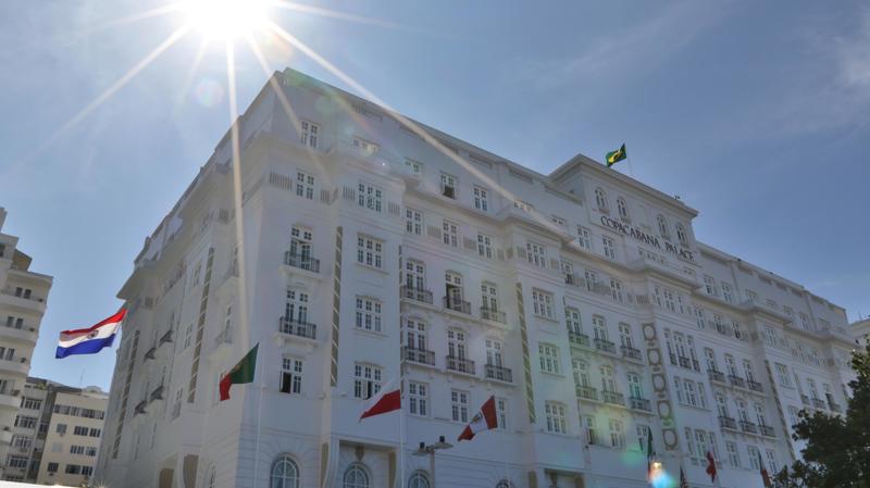 Fachada do hotel Copacabana Palacena, praia de Copacabana, zona sul do Rio de Janeiro (RJ).