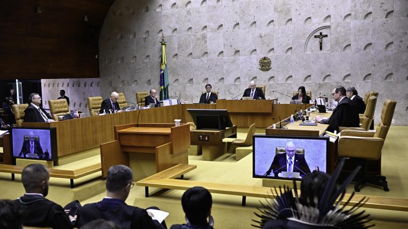 Ministros reunidos no Plenário do Supremo Tribunal Federal.