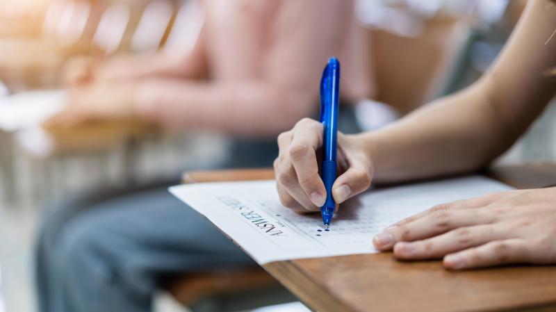 A remuneração inicial de analista legislativo é de R$ 30.853,99.