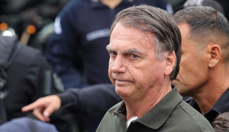 Bolsonaro já tem direito a receber assistência religiosa de dois pastores.