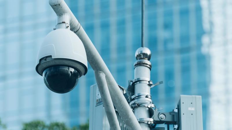 A hipervigilância urbana tem sido decisiva para provas e investigações, mas não basta para conter feminicídios e assédios.