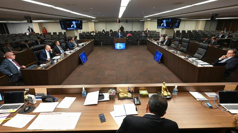 Relatório deverá analisar emendas destinadas a mais de 5 mil municípios.