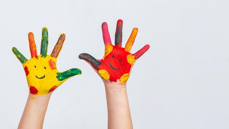 Ferramentas digitais podem auxiliar na adoção, mas reforçam a urgência de um ECA Digital para proteger crianças vulneráveis.