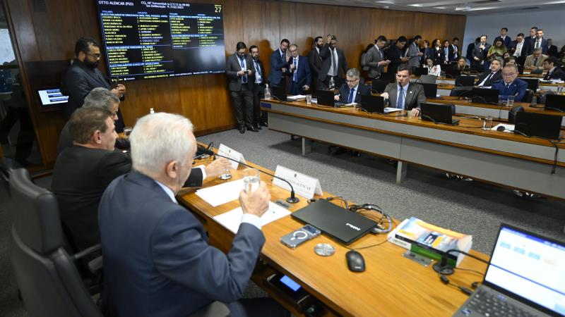 O projeto tramita em caráter terminativo na CCJ. 