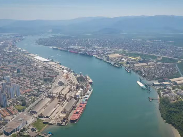 Canal de navegação do Porto de Santos
