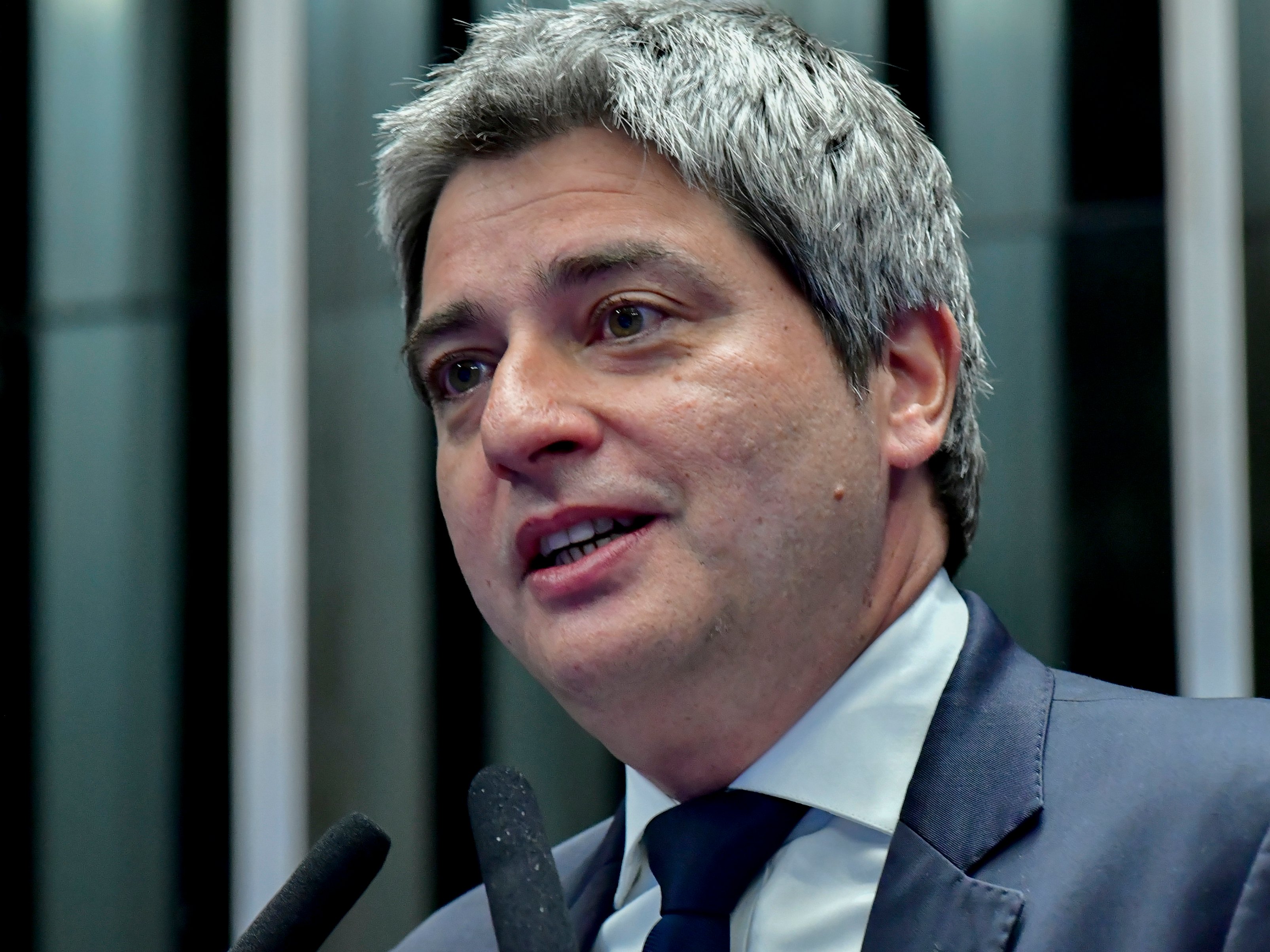 Líder do PL no Senado, Carlos Portinho é irmão do músico erudito Lipe Portinho.