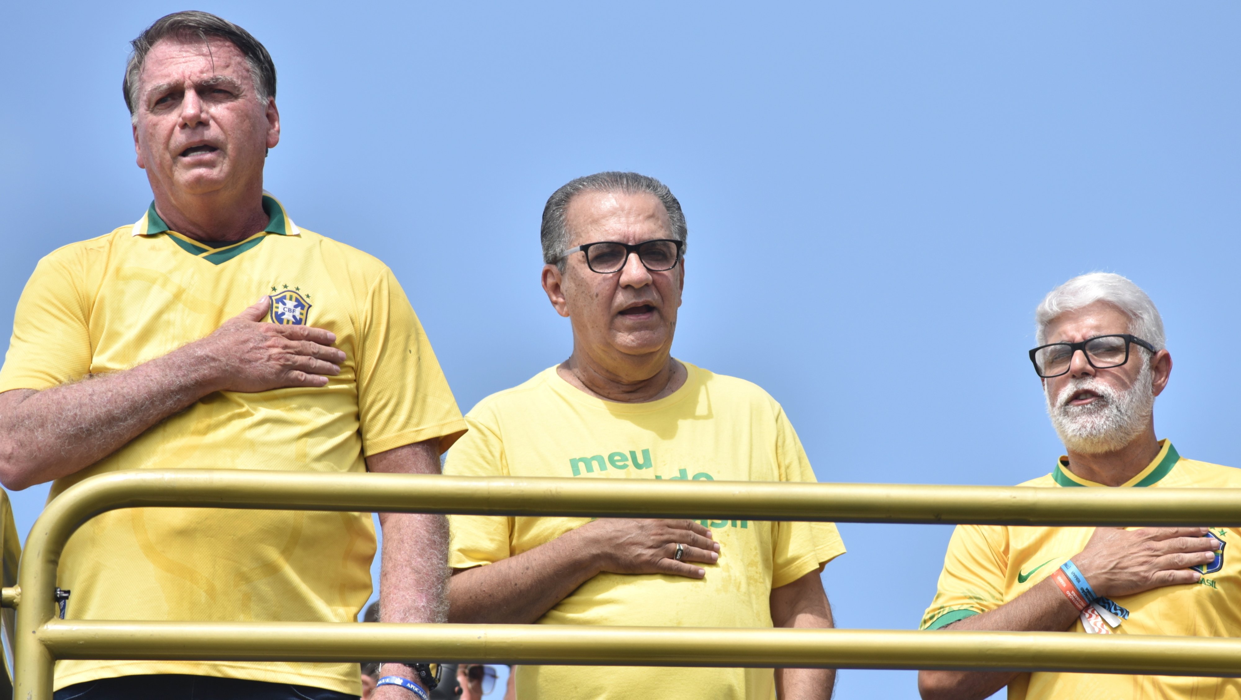 Bolsonaro e os pastores Silas Malafaia e Claudio Duarte na manifestação em Copacabana