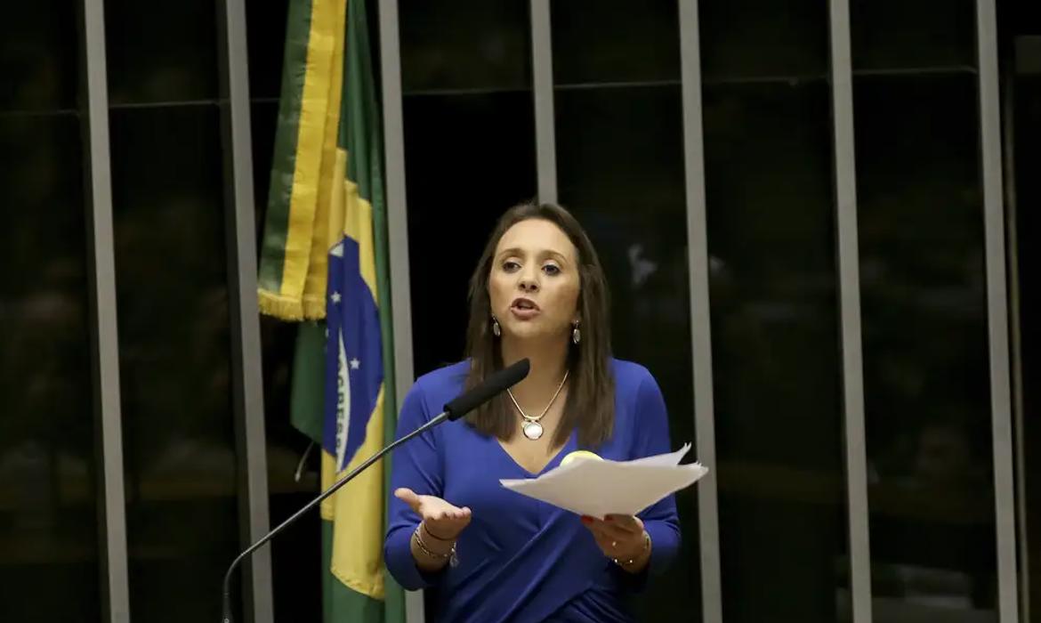 Renata Abreu (Podemos-SP) é autora do projeto