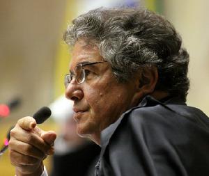 Com exceção de Dias Toffoli, ministros do STF acompanharam o voto de Marco Aurélio Mello e resolveram manter Arruda na cadeia