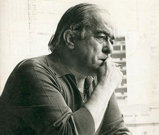 Ditadura militar usou vida boêmia de Vinícius para embasar sua expulsão dos quadros da diplomacia Ditadura militar usou vida boêmia de Vinícius para embasar sua expulsão dos quadros da diplomacia